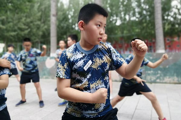 北京暑假军训夏令营，开启军事管理训练!