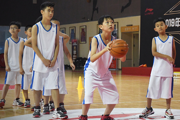 北京篮球夏令营多少钱？价格一览！